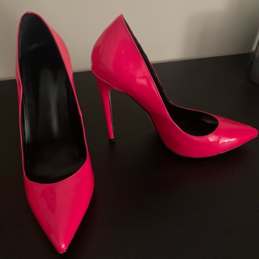 Shoes - Picture 2 of 6